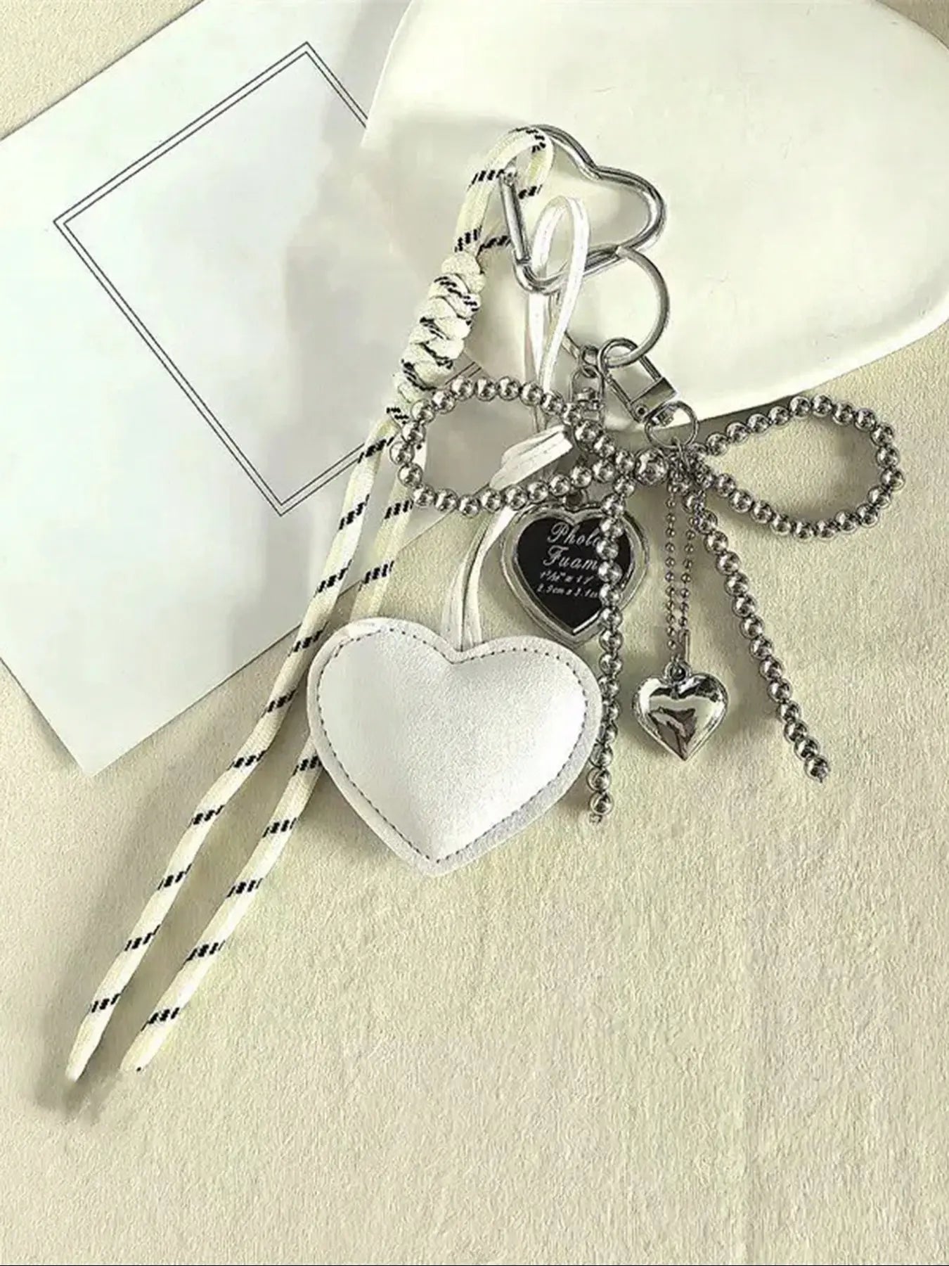 Women's Elegant Heart Shaped Keychain, Fashionable Bow Charm Metal Keychain for Handbags & Wallets, Car Keys & Key Pendants, Unique Gifts for Fashion Enthusiasts