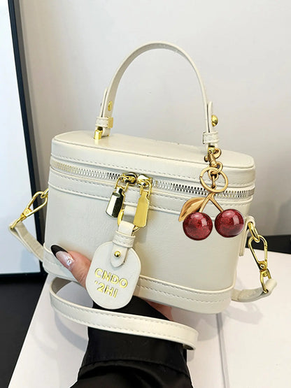 Valentine's Day gift Retro minimalist makeup box, Casual commuter bag, Casual zipper purse, suitable for handheld and italic use, cherry pendant, style, niche design handbag, suitable for daily commuting, shopping