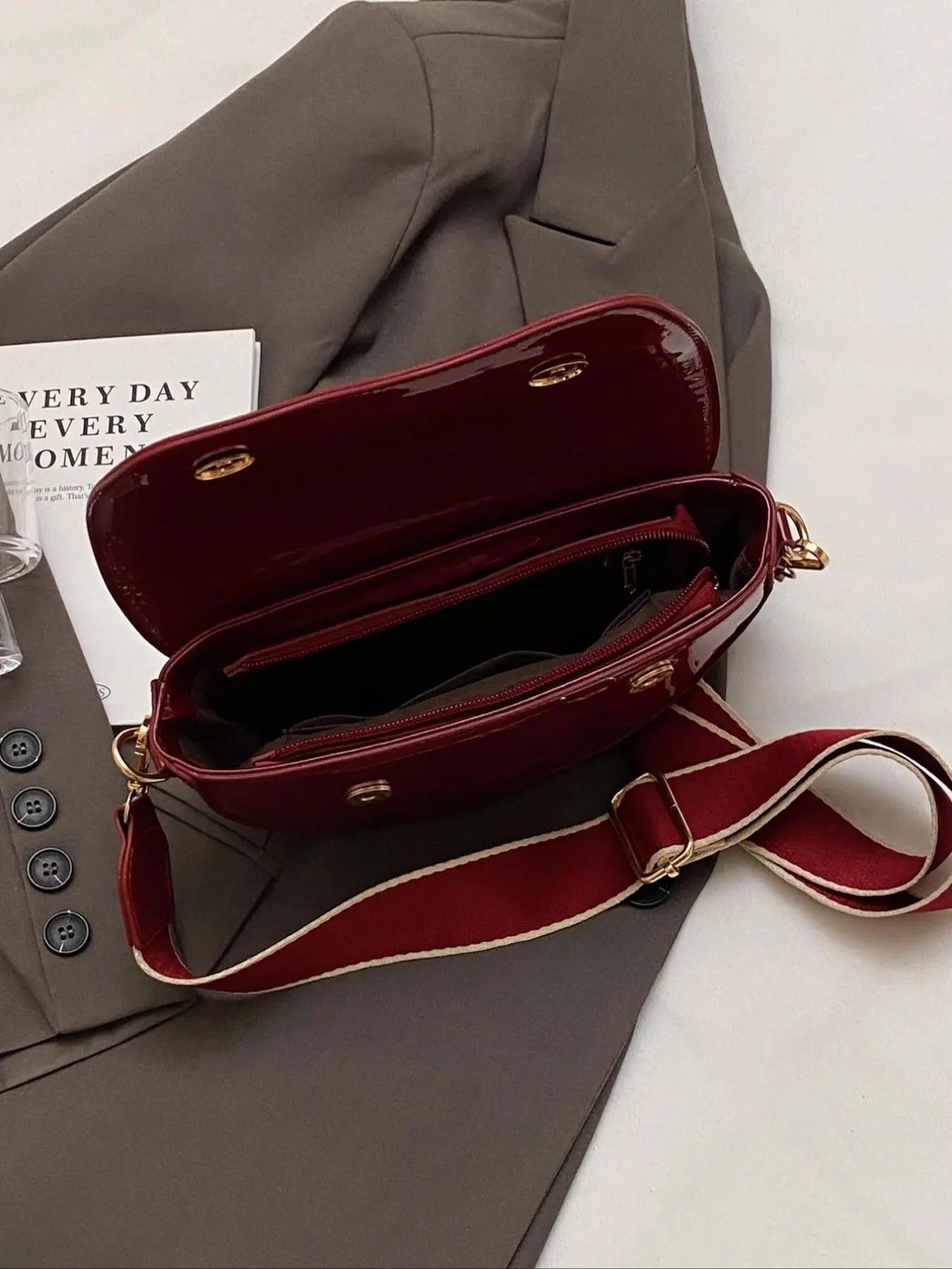Women's Retro Solid Color Saddle Bag, Wide Shoulder Strap Messenger Bag, Fashionable Classic Popular Shoulder Bag, Crossbody Shoulder Bag, Everyday Crossbody Bag, Suitable for Daily Outing