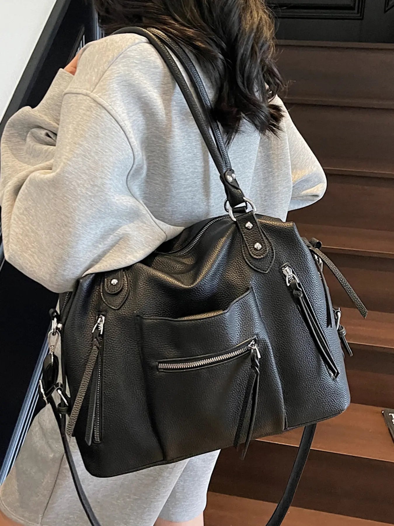 Retro tote bag, versatile textured commuter messenger bag, women's one-shoulder messenger bag, Casual commuter bag, suitable for daily commuting, short-term travel, etc.