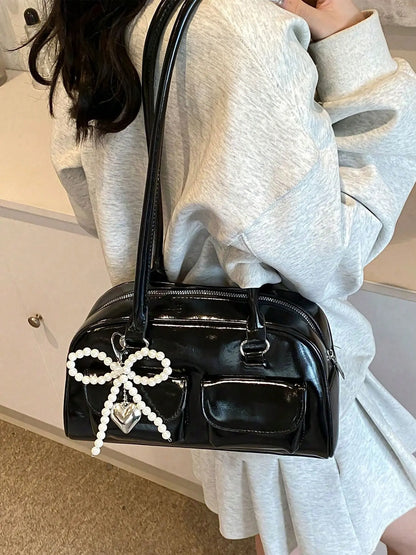 Retro style double pocket handbag, fashionable underarm shoulder bag with pendant, simple and versatile single shoulder baguette bag, niche design suitable for college students, office workers daily commuting, etc.