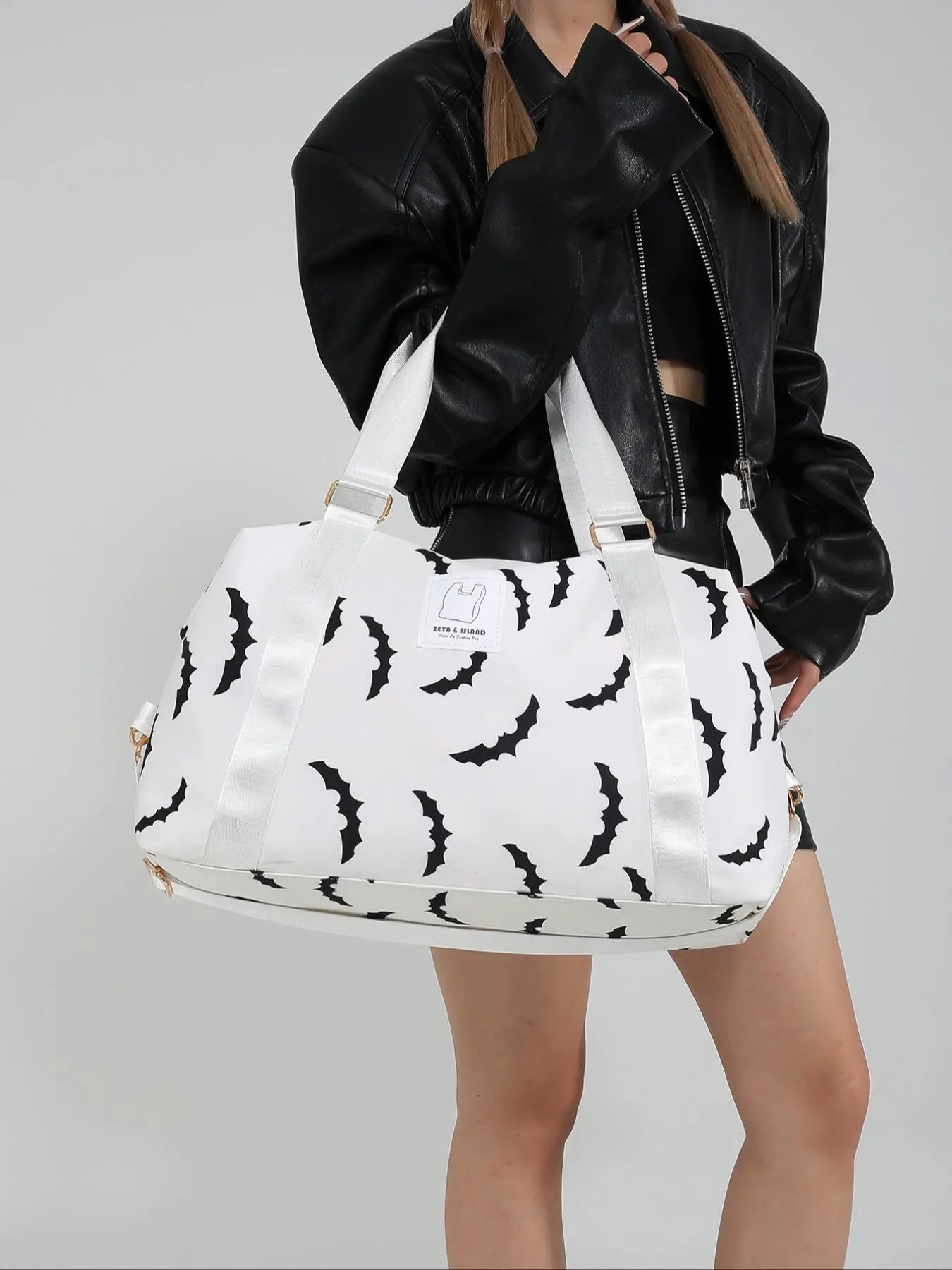 Summer 2025 Unisex Bat & Skull Travel Lightweight Bag, New Trendy Large Carry on Weekender Bag, Travel Bags, Travel Duffel Bag, Gym Duffel Bag, Chic Versatile Durable Bag for Travel, Fall Freshness, Purses for Women for Luggage, Travel Duffle Bag