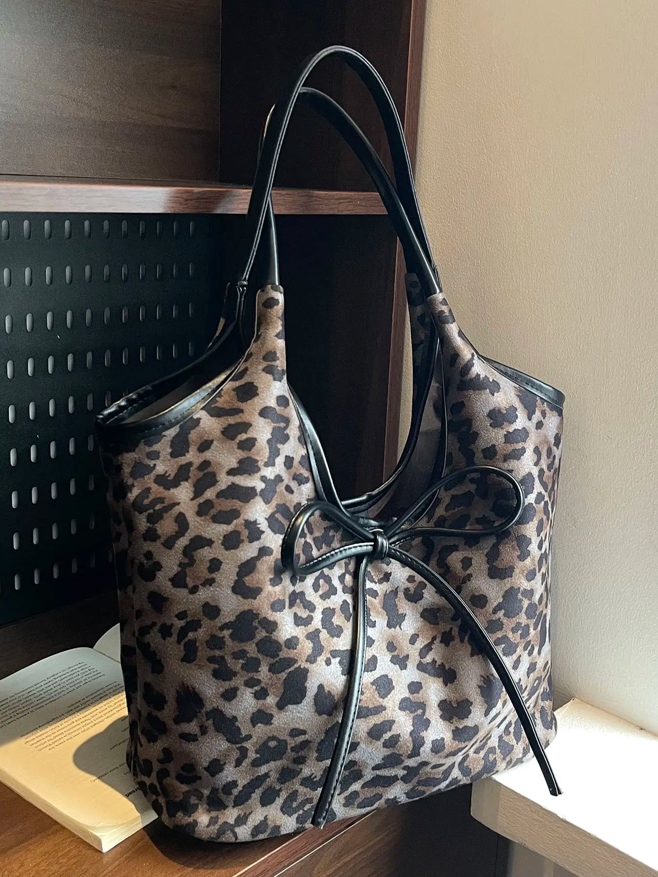 Women's Elegant Bow Decorated Shoulder Bag, Fashionable Solid Color Large Capacity Bag for Daily Used, Casual Trendy Commuting Bag, Elegant Commuter Bag