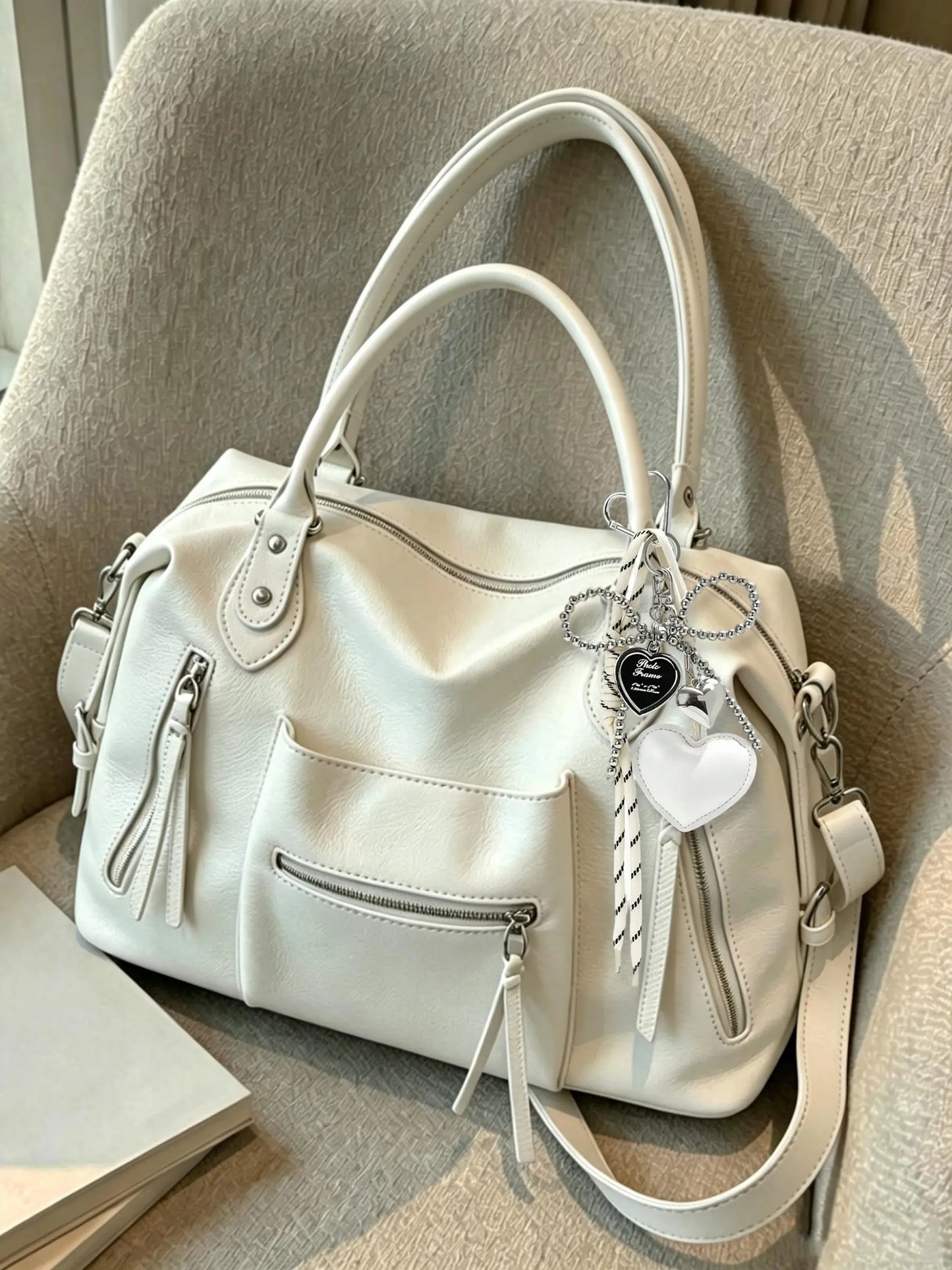 Retro tote bag, versatile textured commuter messenger bag, women's one-shoulder messenger bag, Casual commuter bag, suitable for daily commuting, short-term travel, etc.