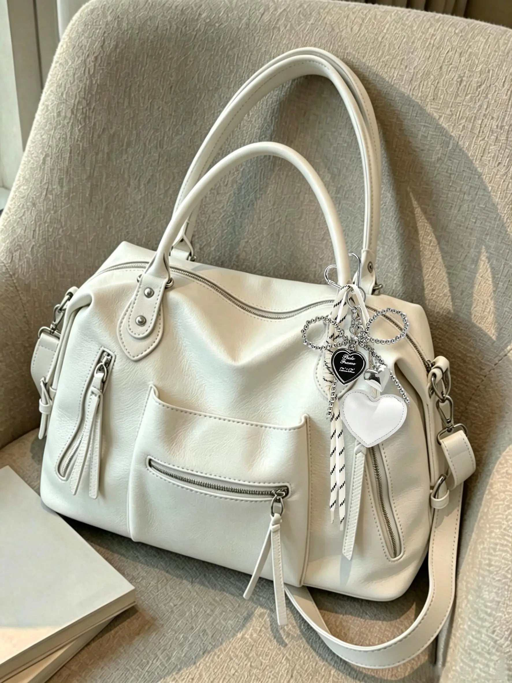Retro tote bag, versatile textured commuter messenger bag, women's one-shoulder messenger bag, Casual commuter bag, suitable for daily commuting, short-term travel, etc.