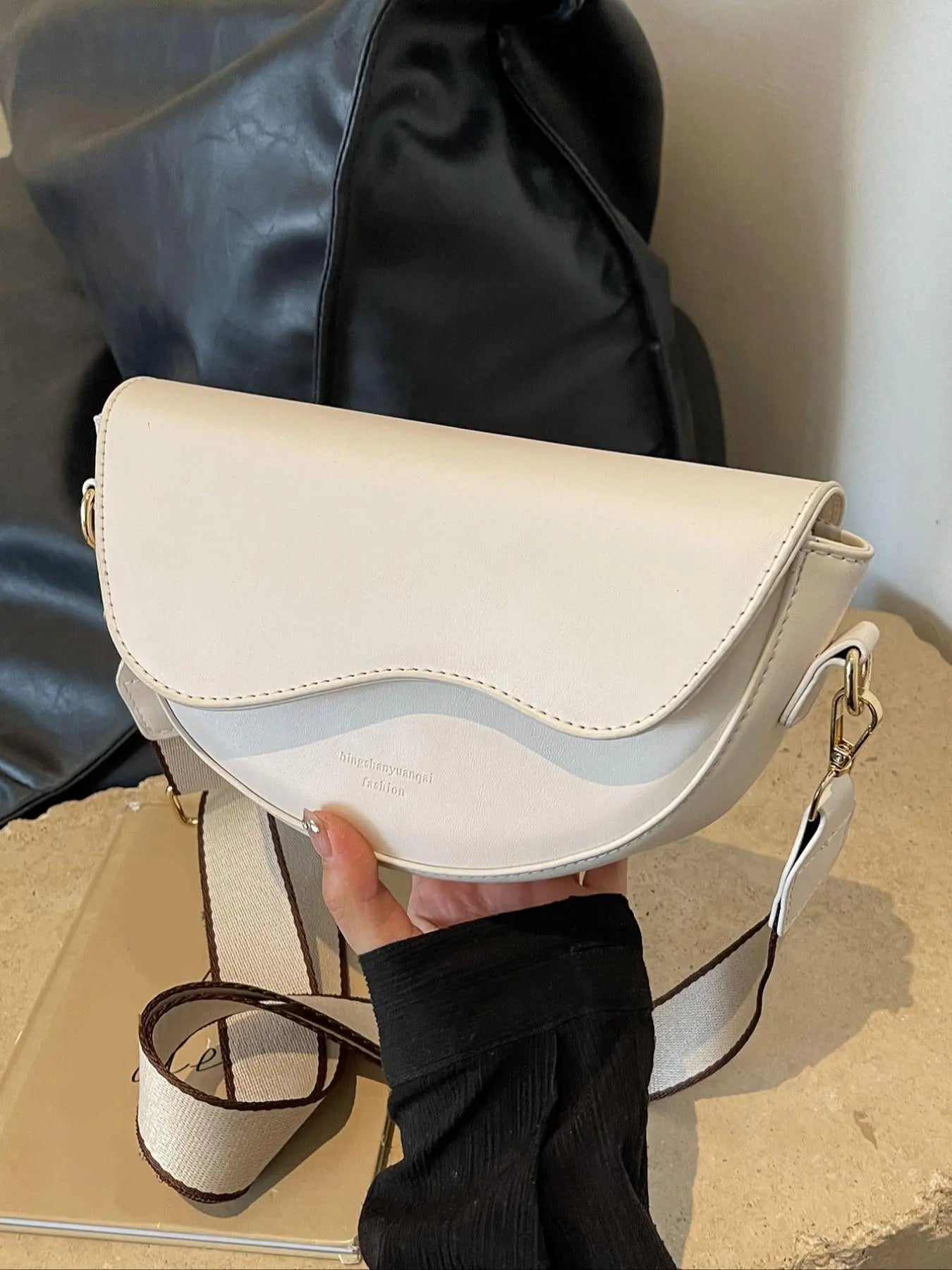 Women's Retro Solid Color Saddle Bag, Wide Shoulder Strap Messenger Bag, Fashionable Classic Popular Shoulder Bag, Crossbody Shoulder Bag, Everyday Crossbody Bag, Suitable for Daily Outing