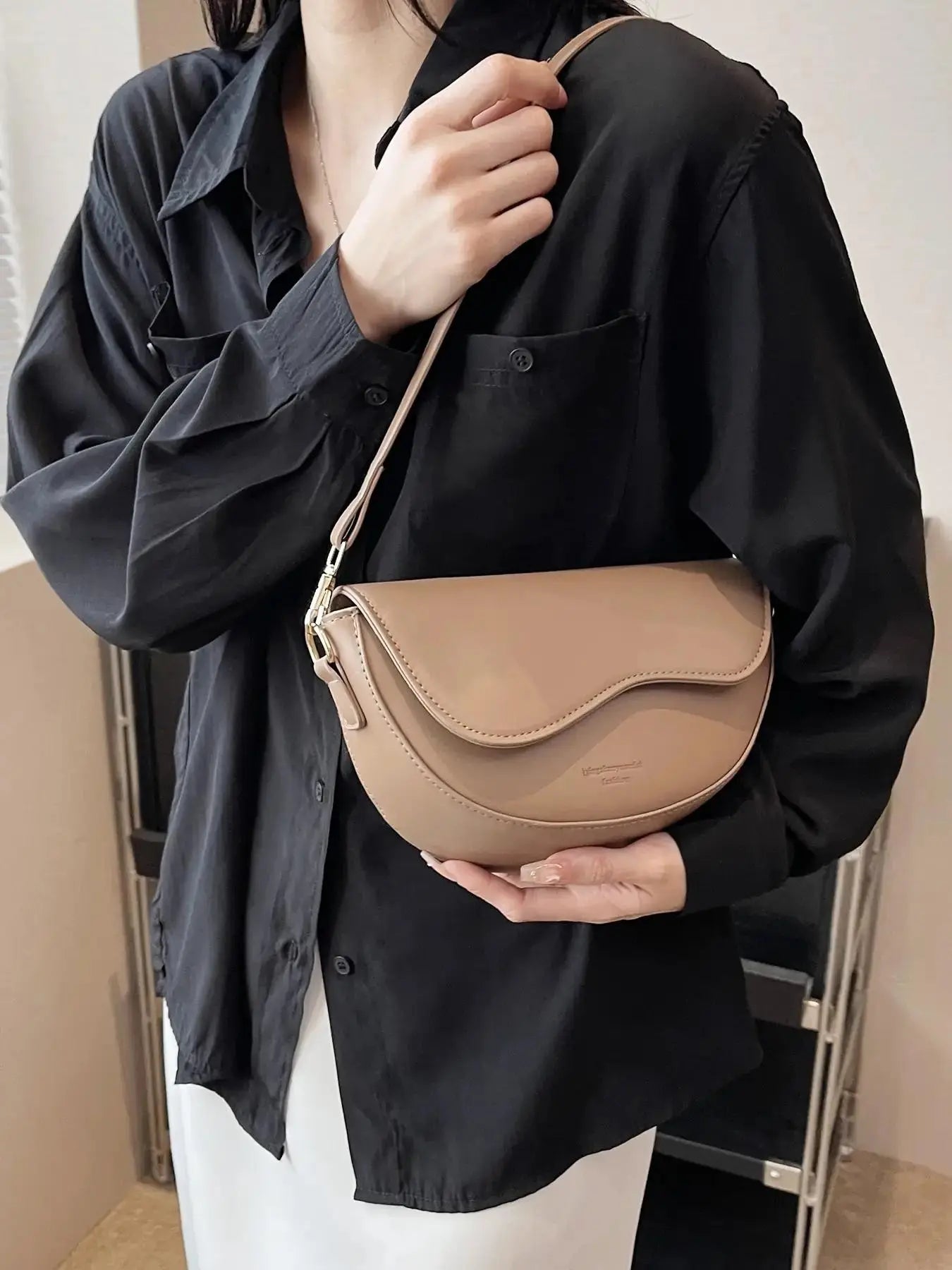 Women's Retro Solid Color Saddle Bag, Wide Shoulder Strap Messenger Bag, Fashionable Classic Popular Shoulder Bag, Crossbody Shoulder Bag, Everyday Crossbody Bag, Suitable for Daily Outing
