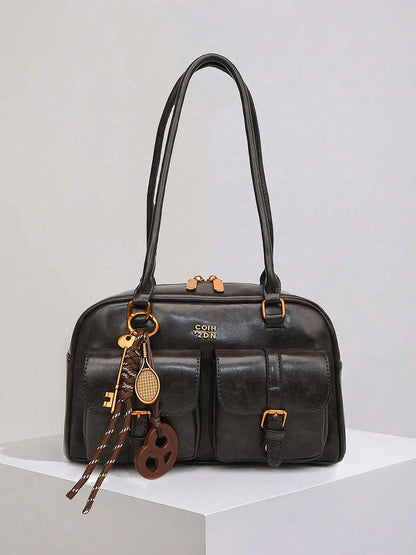 Retro style double pocket handbag, fashionable underarm shoulder bag with pendant, simple and versatile single shoulder baguette bag, niche design suitable for college students, office workers daily commuting, etc.