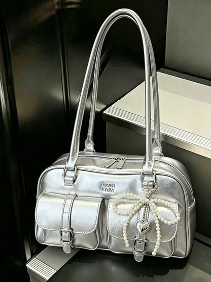 Retro style double pocket handbag, fashionable underarm shoulder bag with pendant, simple and versatile single shoulder baguette bag, niche design suitable for college students, office workers daily commuting, etc.