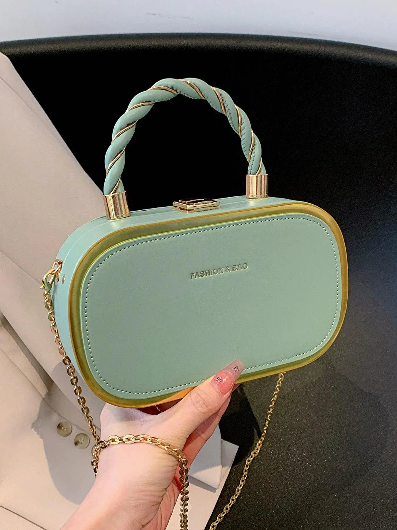Women's Fashion Buckle Twisted Top Handle Chain Strap Crossbody Bag, Minimalist Letter Detail Metallic Trim Versatile Box Bag, Casual Shoulder Bag, Casual Crossbody Bags