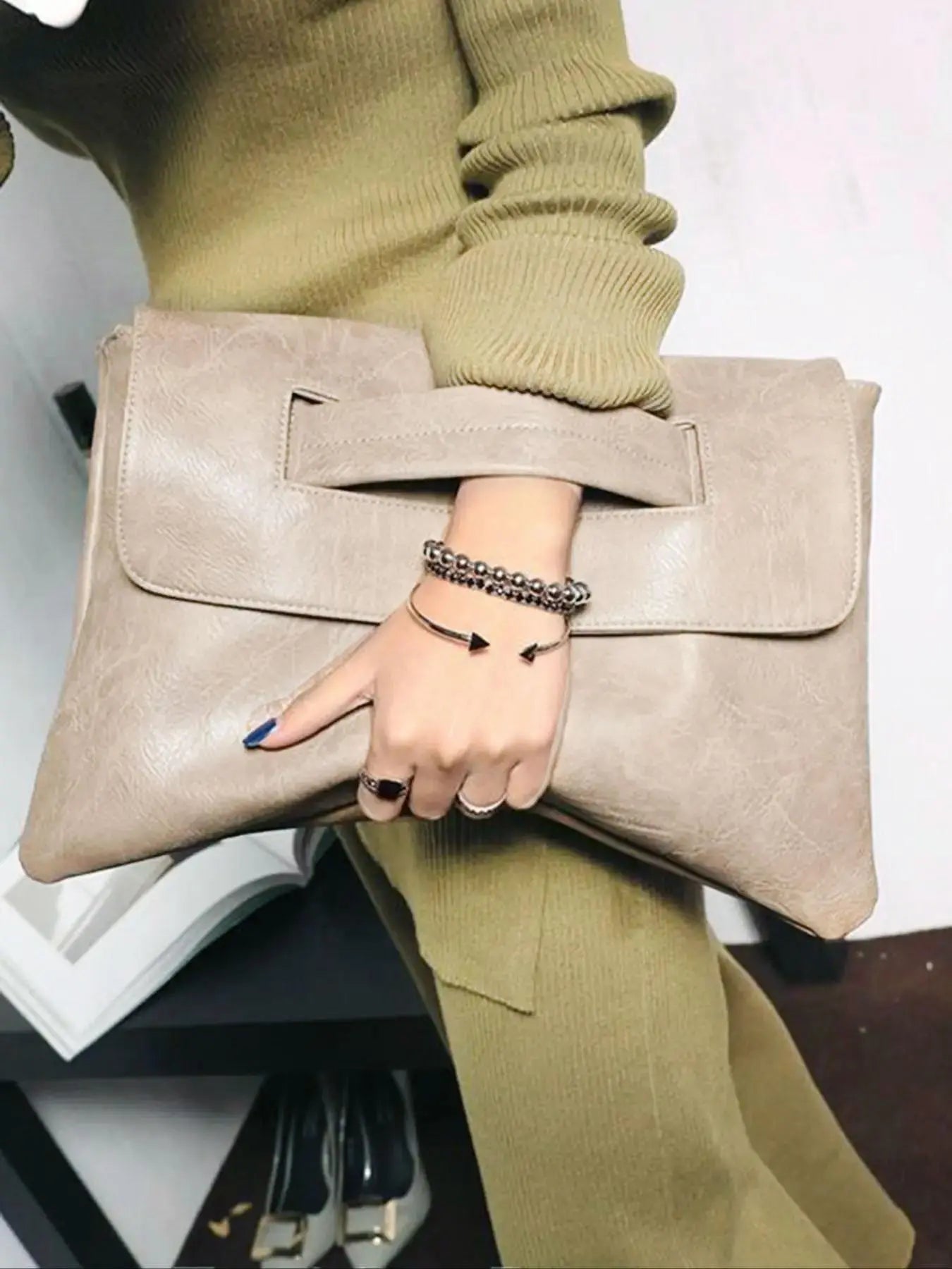 Fashionable textured clutch, soft leather shoulder crossbody bag with sleeve, casual and versatile shoulder envelope bag, simple and atmospheric shoulder crossbody bag, suitable for daily matching and other scenarios, Crossbody Clutch Purse