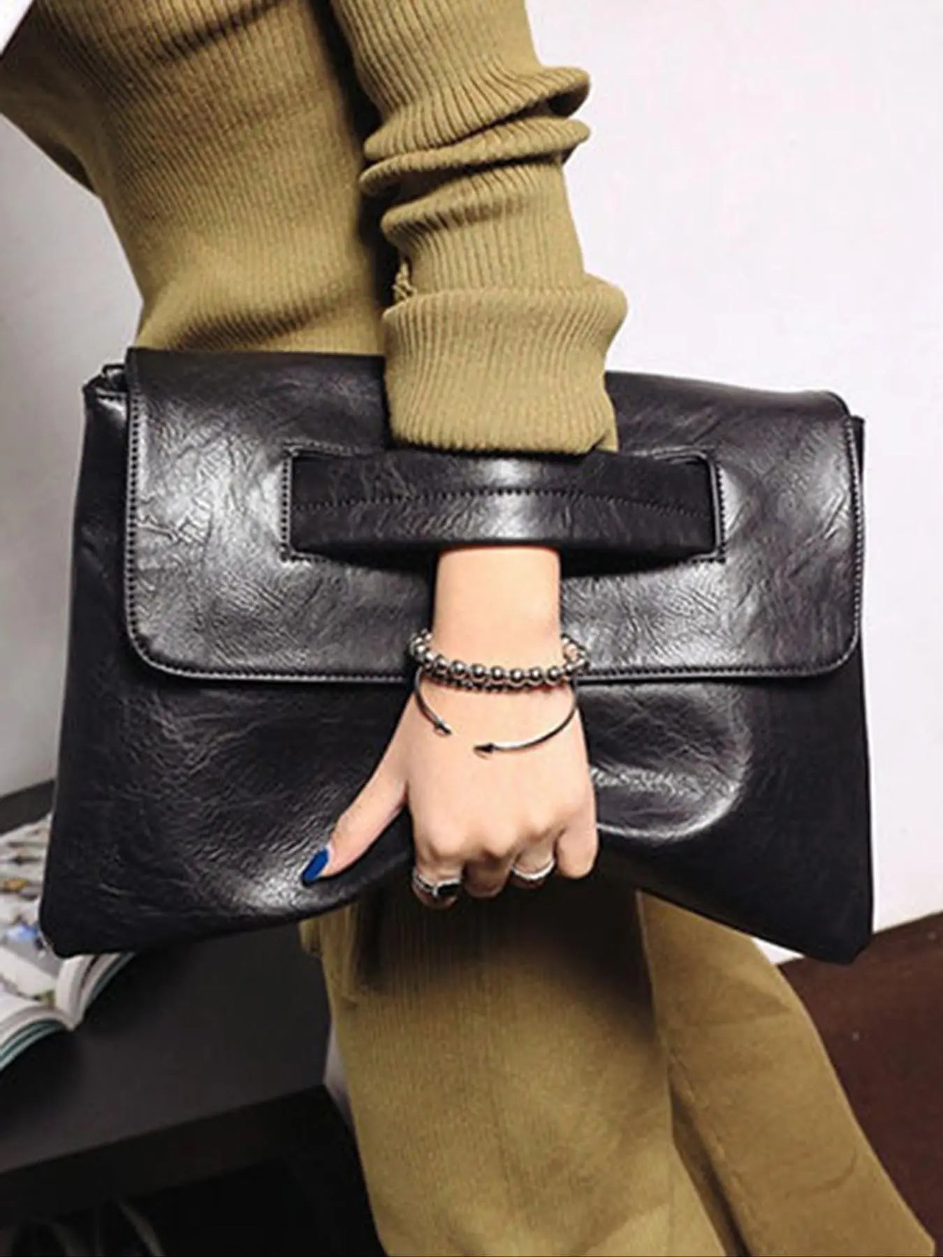 Fashionable textured clutch, soft leather shoulder crossbody bag with sleeve, casual and versatile shoulder envelope bag, simple and atmospheric shoulder crossbody bag, suitable for daily matching and other scenarios, Crossbody Clutch Purse