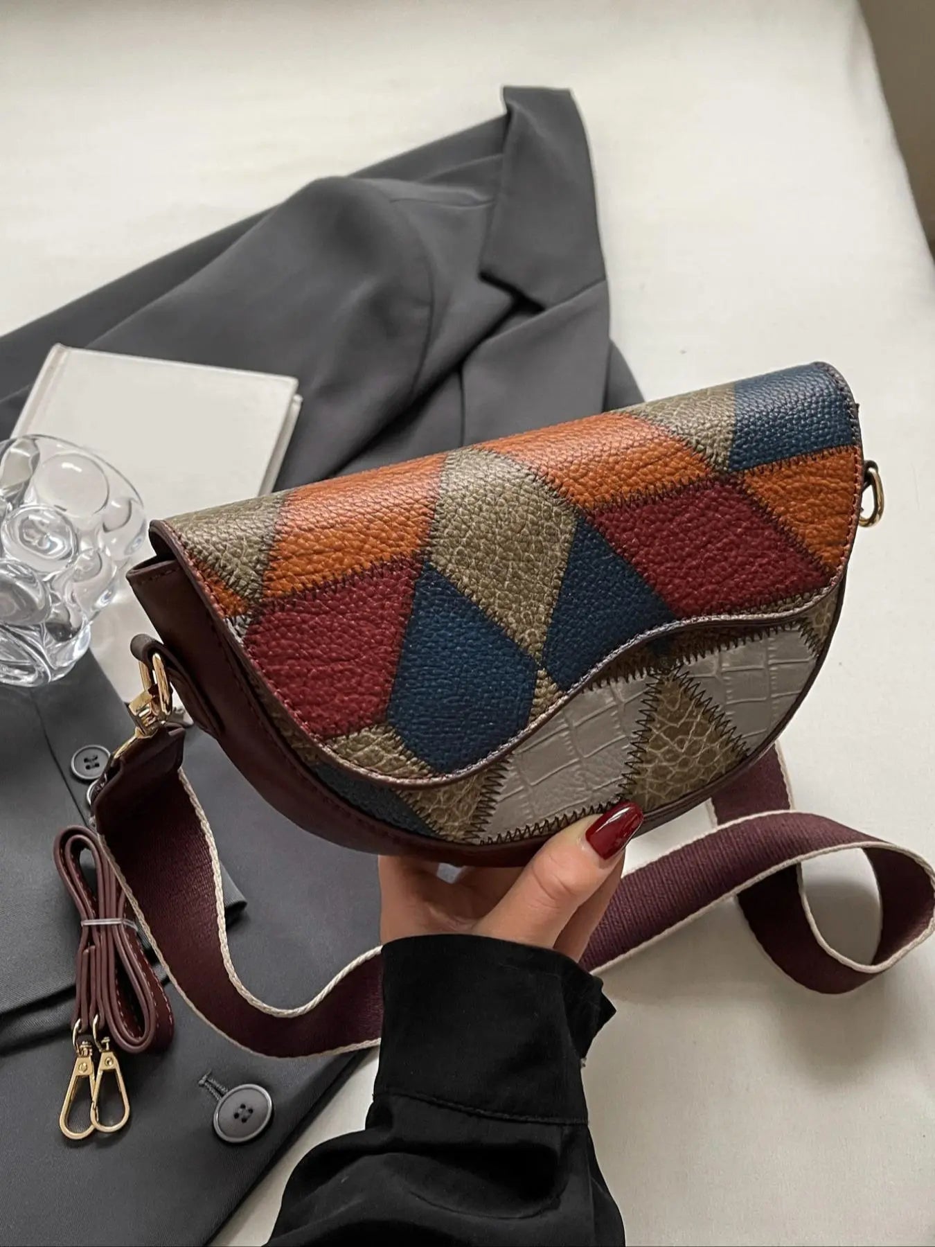 Women's Retro Solid Color Saddle Bag, Wide Shoulder Strap Messenger Bag, Fashionable Classic Popular Shoulder Bag, Crossbody Shoulder Bag, Everyday Crossbody Bag, Suitable for Daily Outing