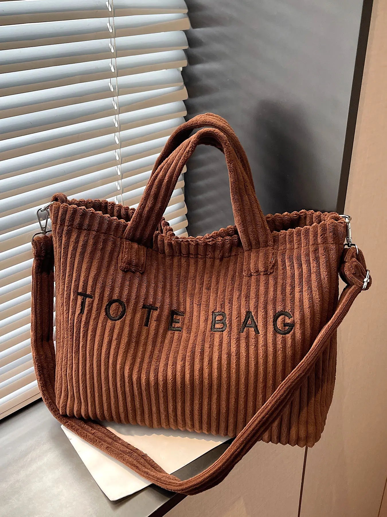 Retro Leisure Letter Embroidery Shoulder Tote Bag, Corduroy Ribbed Texture, Casual Top Handle & Crossbody Bag, Fashion Tote Bag, Fashionable Casual Bag, Suitable for Daily Commuting, Shopping Dating