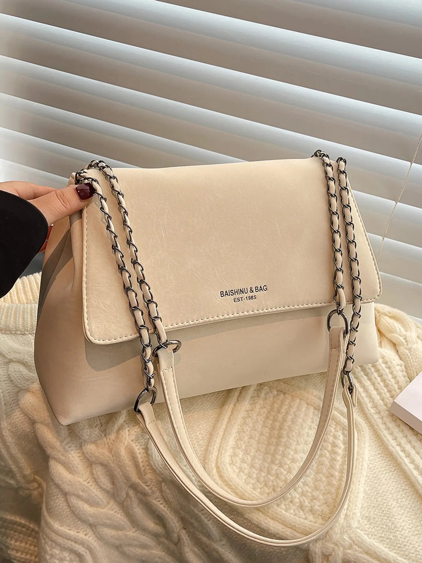 Retro Suede One-Shoulder Bag for Women, Casual Chain Shoulder Purse, Versatile Handbag for Daily Use and Commuting, Crossbody Bag, Messenger Bag