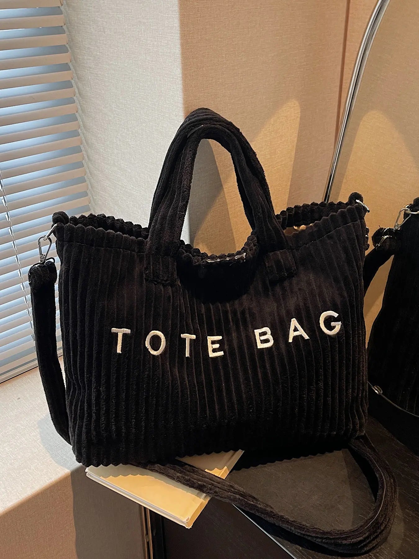 Retro Leisure Letter Embroidery Shoulder Tote Bag, Corduroy Ribbed Texture, Casual Top Handle & Crossbody Bag, Fashion Tote Bag, Fashionable Casual Bag, Suitable for Daily Commuting, Shopping Dating