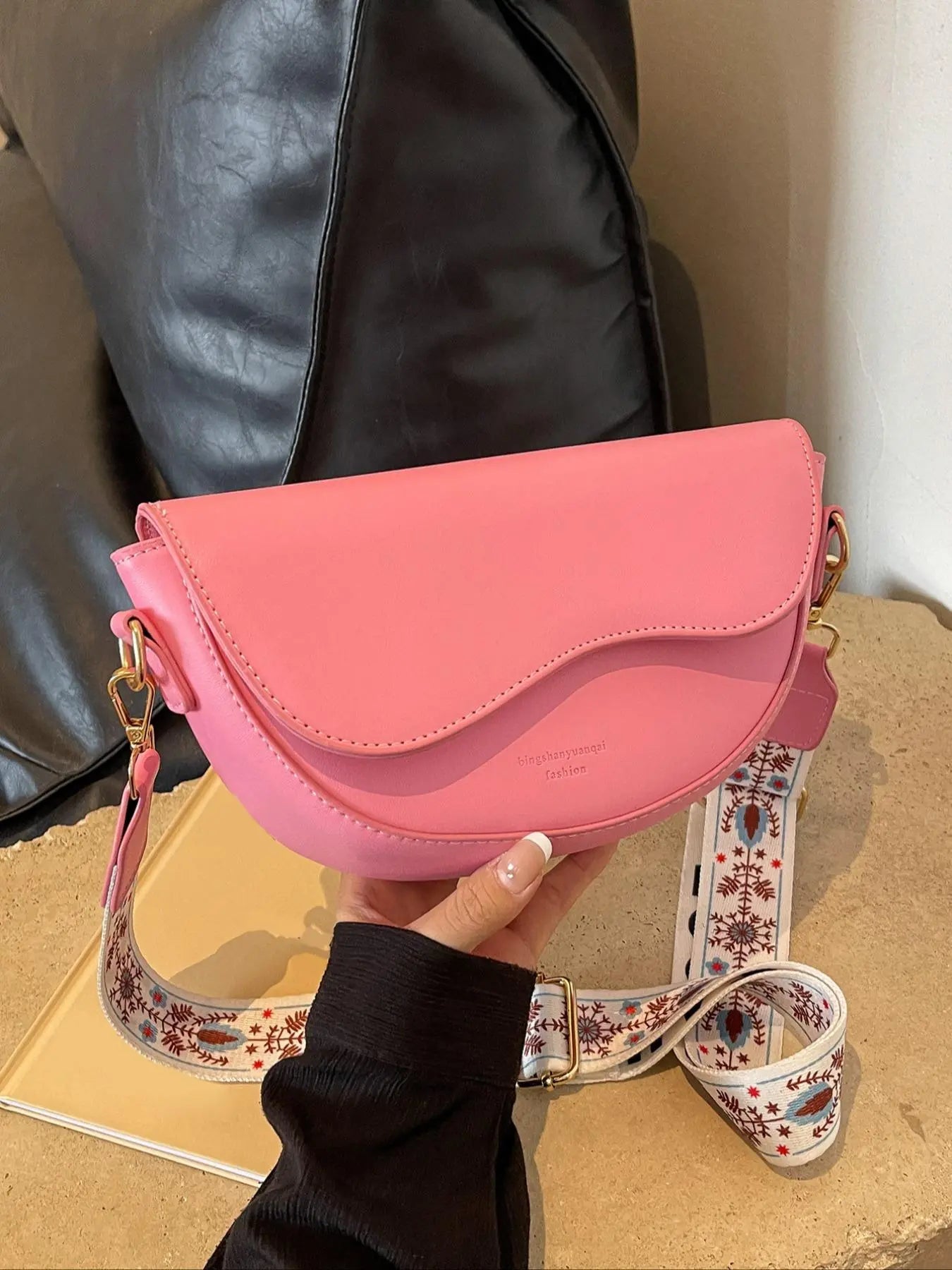 Women's Retro Solid Color Saddle Bag, Wide Shoulder Strap Messenger Bag, Fashionable Classic Popular Shoulder Bag, Crossbody Shoulder Bag, Everyday Crossbody Bag, Suitable for Daily Outing